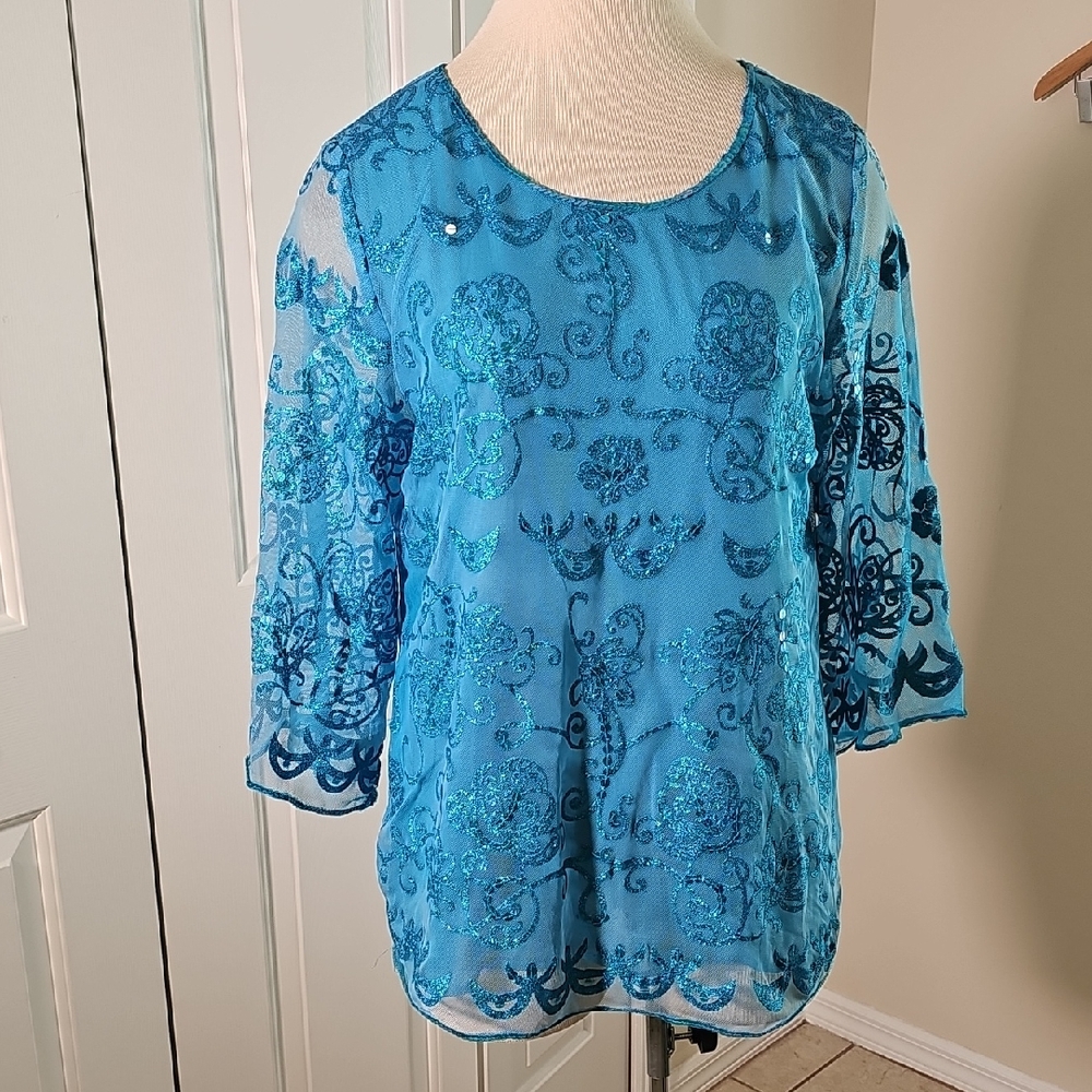DG2 by Diane Gilman Vibrant Blue Lace Bling Blouse. Size Meduim